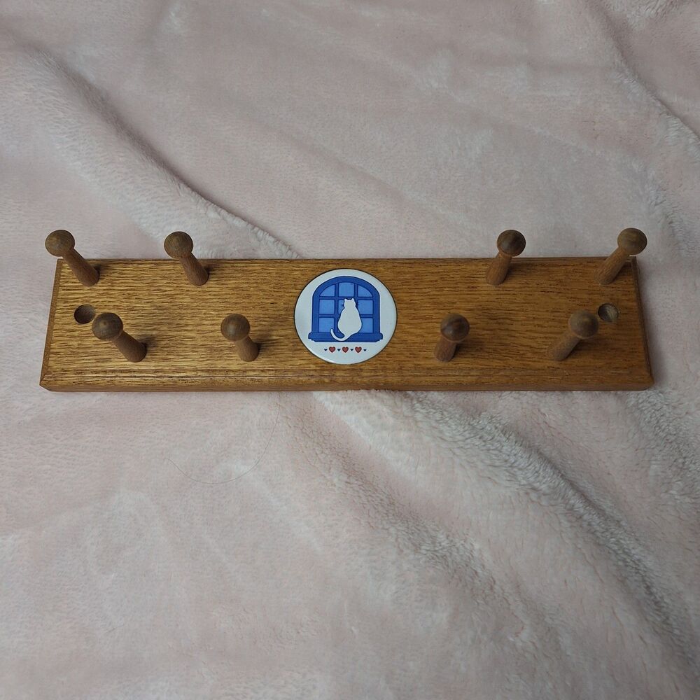 Wooden Peg Rack Cat looking out window Vintage Hanging Wall Decor 8 pegs 11"